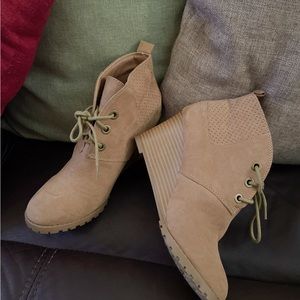 Light brown booties